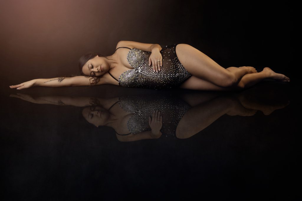 mirrored maternity photography